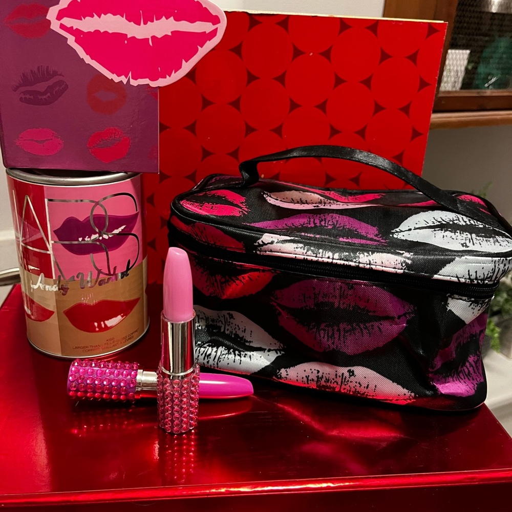 Cosmetic bag bundle